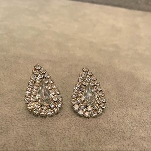 (NEW!) Crystal tear drop earring